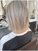 切りっぱなしボブ/ホワイトベージュバレイヤージュ