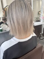 ラッツ(RATS)&nbsp;切りっぱなしボブ/ホワイトベージュバレイヤージュ