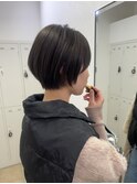 ショートボブのオリーブグレージュ