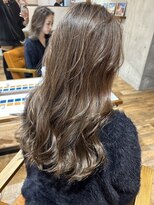 エース (ACE)&nbsp;ACE 横浜　オリーブカラー×レイヤーカット