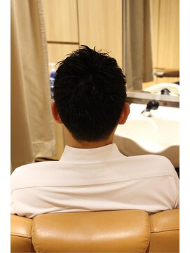 ヘアーモードキクチ 日本橋三越前店 ビジネスショート