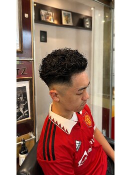グリッツ (GLITZ)の写真/【メンズカット初回¥4400~】バーバースタイルが得意!ONでもOFFでもキマるカットが大好評☆