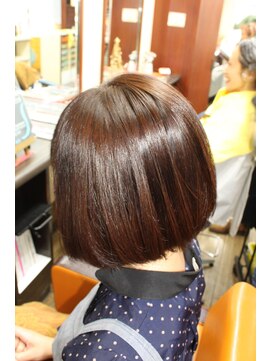 ケルア(KELUA) 【KELUA】ストレートでツヤサラボブ