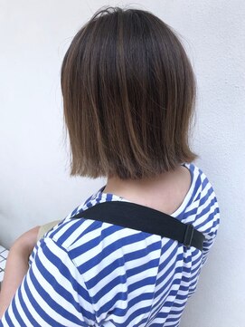 モルニ(MORNI) モカブラウン_マロンベージュ Aラインボブ かきあげ