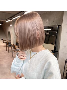 ルート 南堀江(route) 艶ベージュ