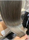 [全体ブリーチ]1.5回　ミルクティーアッシュ