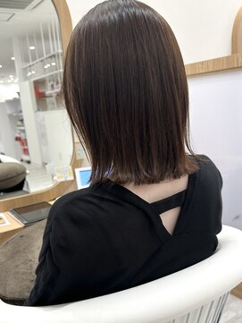 アドラーブル ココロ 新潟(adorable CoCoLo) 20代30代大人可愛い艶感グレージュ切りっぱなし