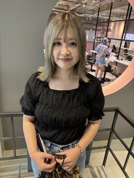 イル(il) グレージュ