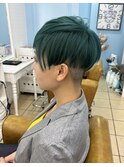 刈り上げ/ハイトーン/グリーン/デザインカラー/ショートカット
