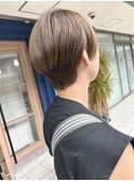 オリーブベージュ