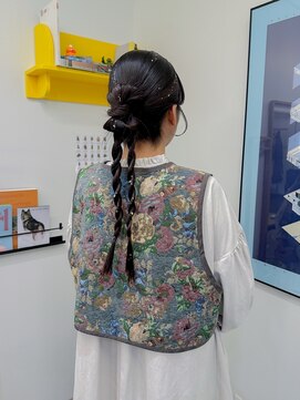 髪と自然 ロングヘアのツインアレンジ
