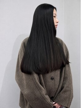 キジ(KIJI)の写真/〈アシッドストレート〉クセを伸ばすだけではなく、ヘアスタイルに馴染む自然な仕上がりに。