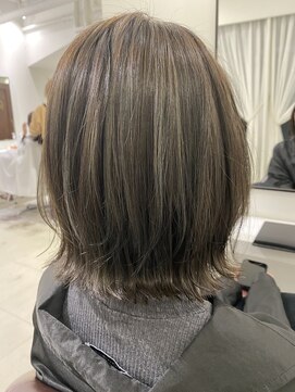 インビテーション(invitation) #ハイライトカラー#シアーグレージュ