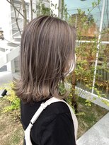 シーツー 三吉店(C2)&nbsp;顔周りレイヤー、グレージュカラー