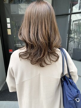 アフロートpd+ KOBE(AFLOATpd+) 20代30代40代50代ひし形くびれレイヤー×ベージュアッシュ