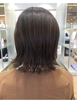 アトリエモア(Atelier More) 手ぐしで簡単外ハネスタイル