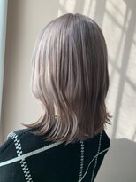 ハブ(hub)&nbsp;【天神今泉】ホワイトシルバー