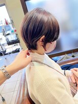 ハピネス クローバー 学園前店(Happiness CLOVER)&nbsp;丸みショート/前髪/顔周りカット/濱崎優/白髪ぼかし