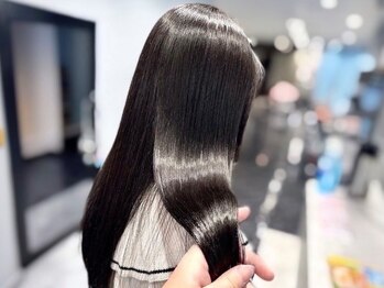エクステ専門店あるじゃんすー 広島店の写真/"紫外線で蓄積したダメージも潤う"パサつきを抑えてサラサラな艶髪を叶える◆人気の美髪エステを実感♪