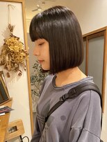 スクレ(s:;cre) 地毛風オリーブベージュ×顎下1センチボブ”