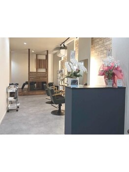 【平安通駅】ナチュラルテイストの気張らない内観と雰囲気が拘り！丁寧な施術が魅力の少人数サロン