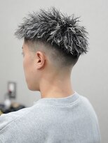 スラッシュ(SLASH)&nbsp;ツイストパーマ/短髪/ホワイトメッシュ/スキンフェード/姫路