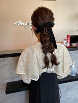 メデル(mederu)&nbsp;お呼ばれヘアアレンジ結婚式アレンジ髪ヘアセット編み下ろしヘア