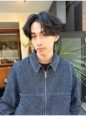 柔らか質感のセンターパートマッシュ