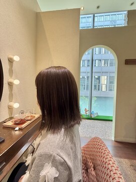 エルサフィロ ヨドヤバシ(el zafiro yodoyabashi) 【el zafiro yodoyabashi】寒色系外ハネスタイル