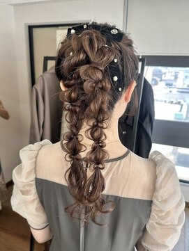 編みおろしツインポニー