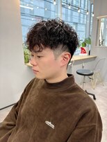 ミーク(meak)&nbsp;前髪ありスパイラルパーマ×フェード