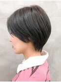 ダブルカラーで作るセンターパート黒髪風ベリーショート＜徳竹＞