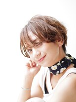 サークル(CIRCLE)&nbsp;マッシュショートカーキグレージュ大人かわいいフェザーバング