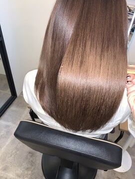 アールサロン アオヤマ(Rr SALON AOYAMA) カットミネコラ