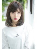 ミディアムヘアスタイル