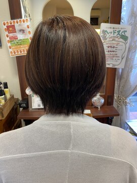 ヘアメイク ポコ ア ポコ(Hair make poco apoco) 前下がりショートボブ［生駒市美容室］［40代50代60代］
