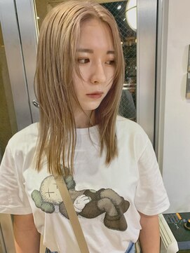 アルカナ 明治神宮前原宿(ARCANA) ホワイトカラー　ホワイトベージュ　ウルフカット　ボブ