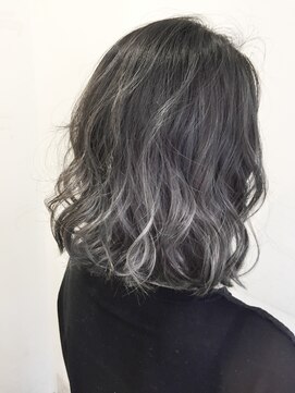 ウォンク(WONK.) [WONK.] 暗めベースのグレーハイライト