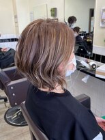 ラッキーヘア 加古川(Lucky Hair)&nbsp;ショートボブ/白髪ぼかしホワイトハイライト【カドワキ】