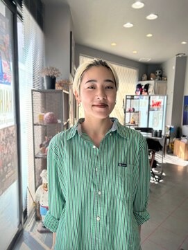 ダニーコウベ(Danny kobe) タイトなショート