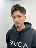 ツーブロック刈り上げフェード風スパイラルパーマメンズヘア