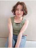 【WHOLE】センターパートのウェーブボブ