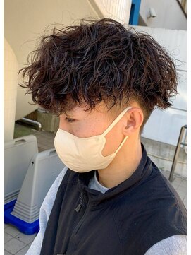 ジーニー 新百合ヶ丘(Genie) フェザーパーマサーフカール刈り上げセンターパート