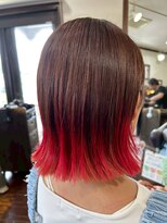 美容室 メザミー MESAMIES&nbsp;チェリーレッドグラデーション切りっぱなしナチュラル外ハネボブ