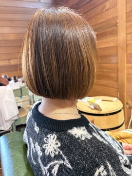 アジュテヘアードレッシング(ajouter hair dressing) 前下がりショートボブ