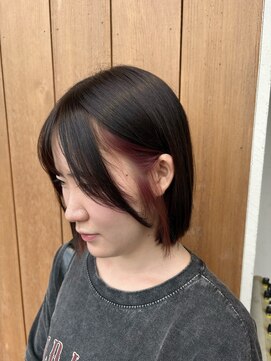 デリコ(DELICO) 切りっぱなしボブ × インナーカラー