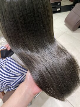 フォルテ 横浜店(FORTE) ピンクベージュ、グレーベージュ、レイヤーロング、艶髪黒髪