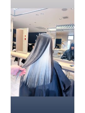 モニカ 原宿店(MONIQA) ホワイトカラー