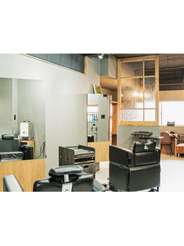 【何度でも使えるクーポンあり】隠れ家風サロンEminos base。続けて通えるサロンをお探しの方におすすめ♪