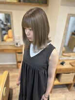 ヘアーホームイロ(Hair Home IRO)&nbsp;外ハネミディ×フォギーベージュ